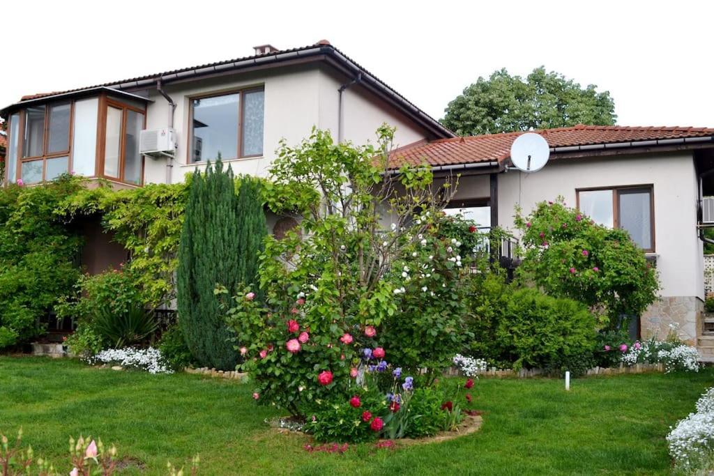 וארנה Sea & Garden Villa מראה חיצוני תמונה