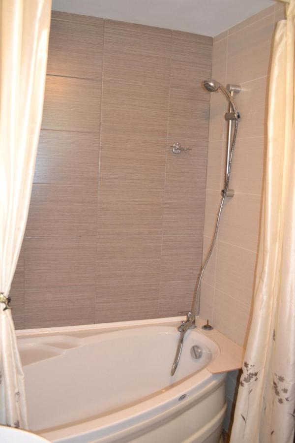 וארנה Sea & Garden Villa מראה חיצוני תמונה